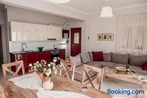 Plagia's Sunset Apartments - Image 4