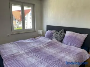 Gemütliche 3 Zimmer Wohnung mit großzügiger Terrasse im Grünen - Image 2