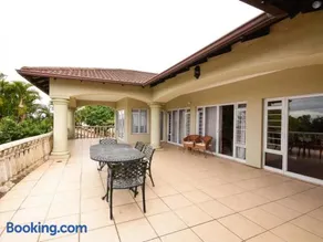 Driftwood on 10 La Lucia - Image 4