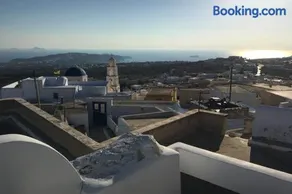 Santorini Folia Cave house with jacuzzi - Image 4