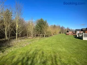 Chestnut Lodge With Hot Tub - Image 2
