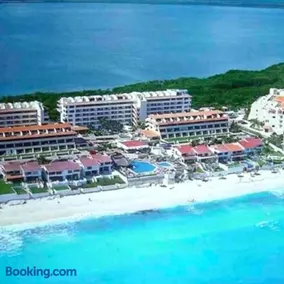 Espectacular Penthouse con Piscina y Vista al Mar en Cancún - Image 3