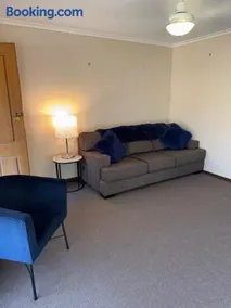 Central Tatura Unit-Walk to Shops & Tatura Park - Image 2
