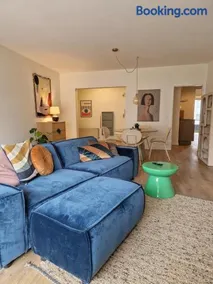 Fully equiped 100 m2 appt with the perfect location - Image 1