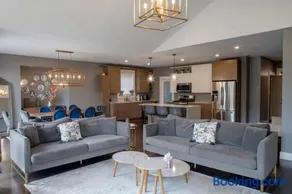 A luxurious 6 Bedfroom Family-Friendly House - Image 5