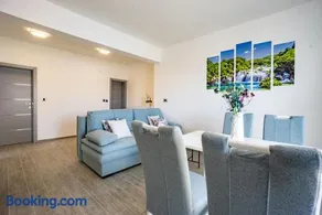 Bepo Apartments at beach - Image 3