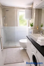 Central Park Apartment - Image 4