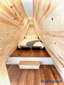 The Charlotte A-Frame cabin with mountain views - Image 2