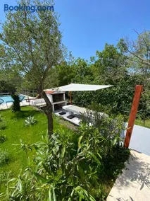 Wellness House Oliva, Heated Pool, Sauna and Jacuzzi - Image 5