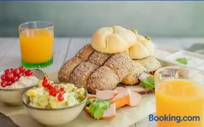 Unieke Bed en Breakfast met historisch verhaal in Ferwert De K roon van Marijn - Image 3