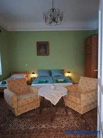 Retró Kúria - Image 2