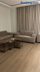 شقق منزل الشرقي للشقق المخدومة - Image 3