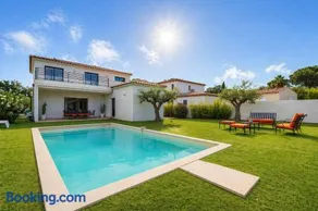 Les Aumarès - Villa avec piscine privée au cœur des vignes du Château St Maur - Image 2