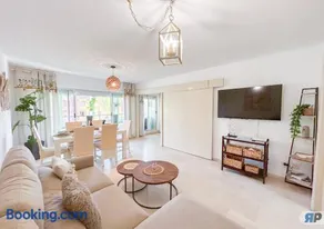Apartamento en Sotogrande Marina con gran terraza - Image 2