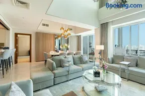 Pearl of the Marina Baywalk Penthouse - Image 1