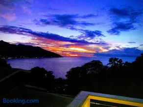 Sunset Bay Apartment - Image 3