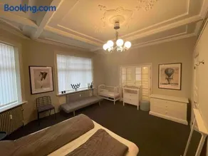 Cozy 4-Bedroom Apartment Aalborg - Image 2