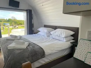 Cosy Glamping Pod with Ensuite WC Near Kingsbridge & Salcombe - Image 3