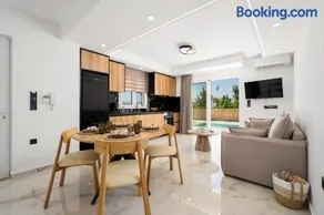 Paradise Garden Villa - Image 3