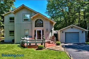 Paradise in heart of Poconos FaSt InTeRnEt Close to All Attractions - Image 1