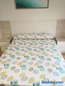 Piso céntrico con balcón en Santoña - Image 3