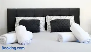 Grey family and friends apartment - Image 4