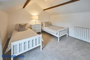 Host & Stay - The Hay Loft - Image 4
