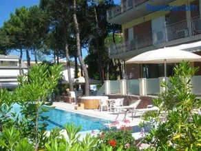 Hotel Ascot - Image 1