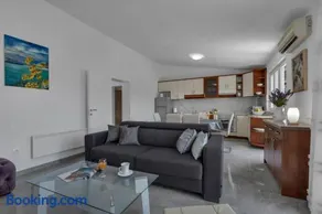 Ana Apartment - Image 1