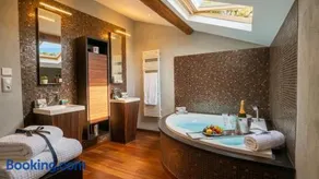 Luxe et charme Vieil Antibes 80m2 Clim Parking plages à pieds - Image 2