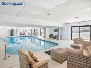 2BR with Ocean Views Washer-Dryer, Free Parking - Image 1