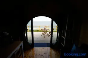 Spring Tide Cliff Top Glamping Pod with direct Sea Views - Image 5