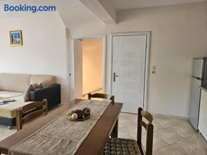 JASMINE HOUSE Potos - Image 2