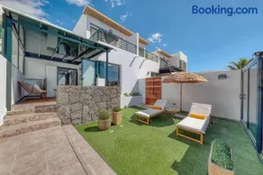 Casa Costa Esmeralda Plus - Sun and Relax By Lanzarote Vacation Homes - Image 1