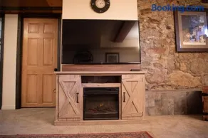 Guest Suite at The Red House basement attached with private entrance - Image 5