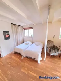 Le Chantegrillet Grand Studio Quiet Garden - Image 3