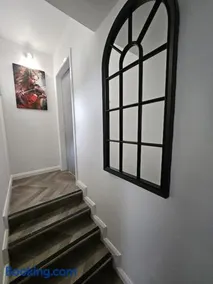 The Yellow Door - Image 4