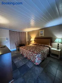 Budget Inn - Image 2
