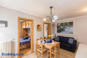Apartamento vacacional apta para familias con barbacoa y jardín | Vistas a la montaña | Junto al esquí | Acepta mascotas - Image 4