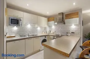NEW! 2BR in Stephenson House - Image 2