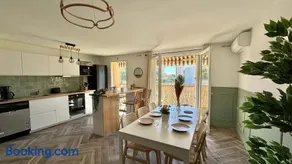 Modern & Cosy 3 Bedrooms train tramway - Image 3