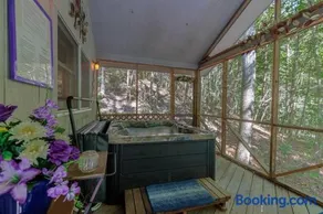 Misty Mountain Hop - Cobbly Nob Cabin with HotTub, Fast Wi-Fi, Privacy, Pool - Image 5