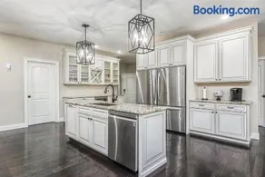 OOB Oasis - 5BR Home w Private Pool Near Beach - Image 3