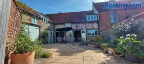 Beatrix Barn - Image 1