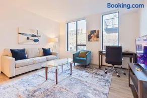 Private Modern Apt with Kitchen - Image 3