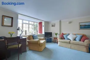 2 Bed in Tunbridge Wells oc-tw626 - Image 2