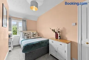 Perfect Home near Cotswolds - Sleeps 6 - Image 3