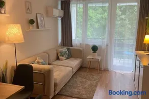 Duna Park Apartman - Image 2
