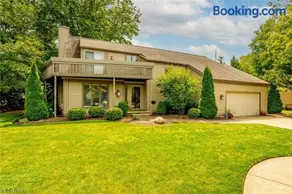 5 Bedroom Family Gathering Home with Indoor Hot Tub - Image 2
