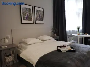 Glam House Apartments - Image 2